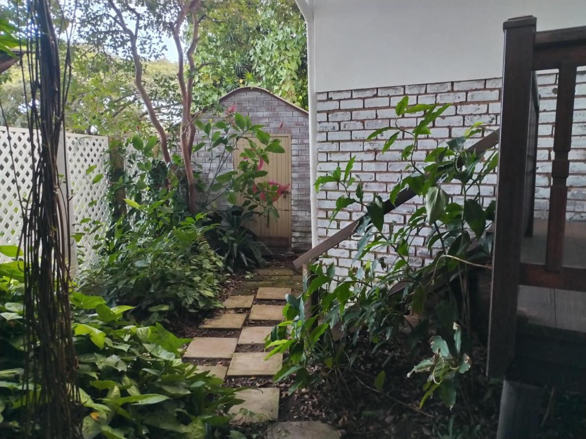 Beach Wood Cottages Shelly Beach Bagian luar foto